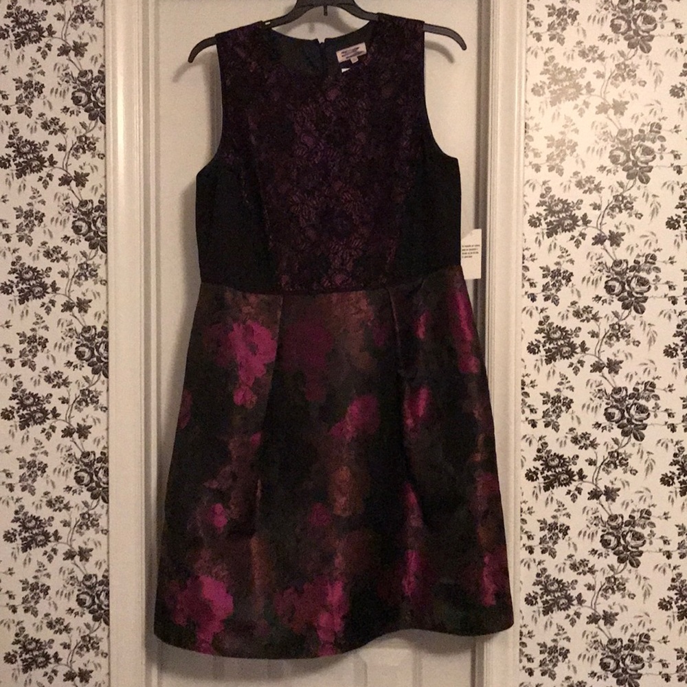 Chic Sleeveless Floral Mini Dress